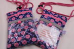 BRUSTBEUTEL / Umhängetäschchen für Kinder "Rosa Blüten" mit Klarsichtfach mit Reflektorstreifen; Geldbörse, Fahrkartentasche, Kindergeldbeutel – Bild 2