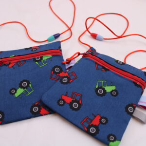 Kleiner Kinder-BRUSTBEUTEL "Traktoren" mit Sicherheitsverschluss und Reflektorfähnchen; Brusttasche, Geldbörse, Geldbeutel