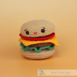 hardicraft DIY-Häkelset "Taschenhänger Hamburger", Häkelkit, Materialpackung, Häkelpaket, Handarbeitsset, DIY-Kit – Bild 2