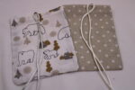 Adventskalender-Säckchen "Familie Eisbär", handgenäht, weiß + beige, mit Holzklammer-Zahlen, zum Selbstbefüllen, wiederverwendbar – Bild 4