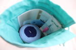 Komplettes DIY-Häkelset / Geschenkset für AmiGo "Krake Karly" von Gründl: mit AmiGo-Wolle, Häkelnadel, Füllwatte, Maschenmarkierern und handgefertigter Projekttasche – Bild 4
