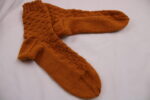 Gr. 36/37 - Orangefarbene Wollsocken mit Strukturmuster, handgestrickt aus Wolle Gründl Hot socks Merino – Bild 2