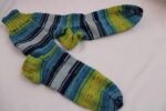 Gr. 41/42 - Wollsocken in Gelb-Grün-Blau, handgestrickt aus Lana Grossa Meilenweit (3027) – Bild 4